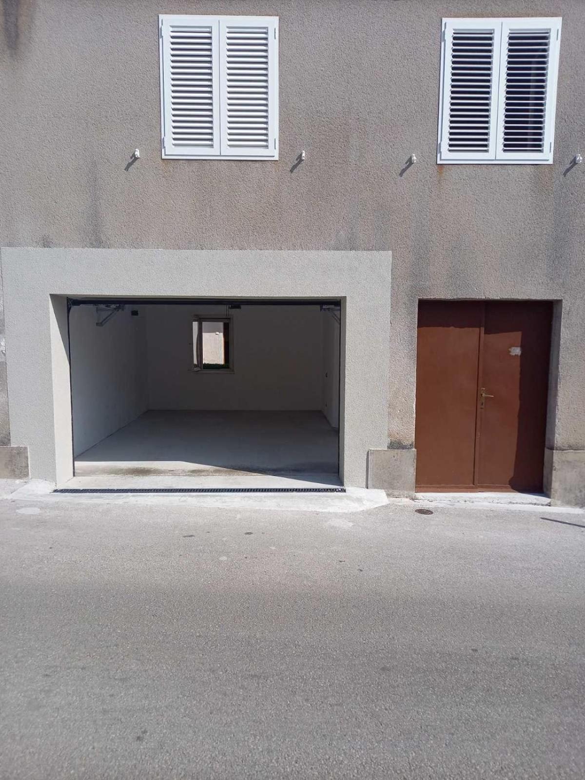 Apartment Ana, Free Garage Parking Sibenik Bagian luar foto